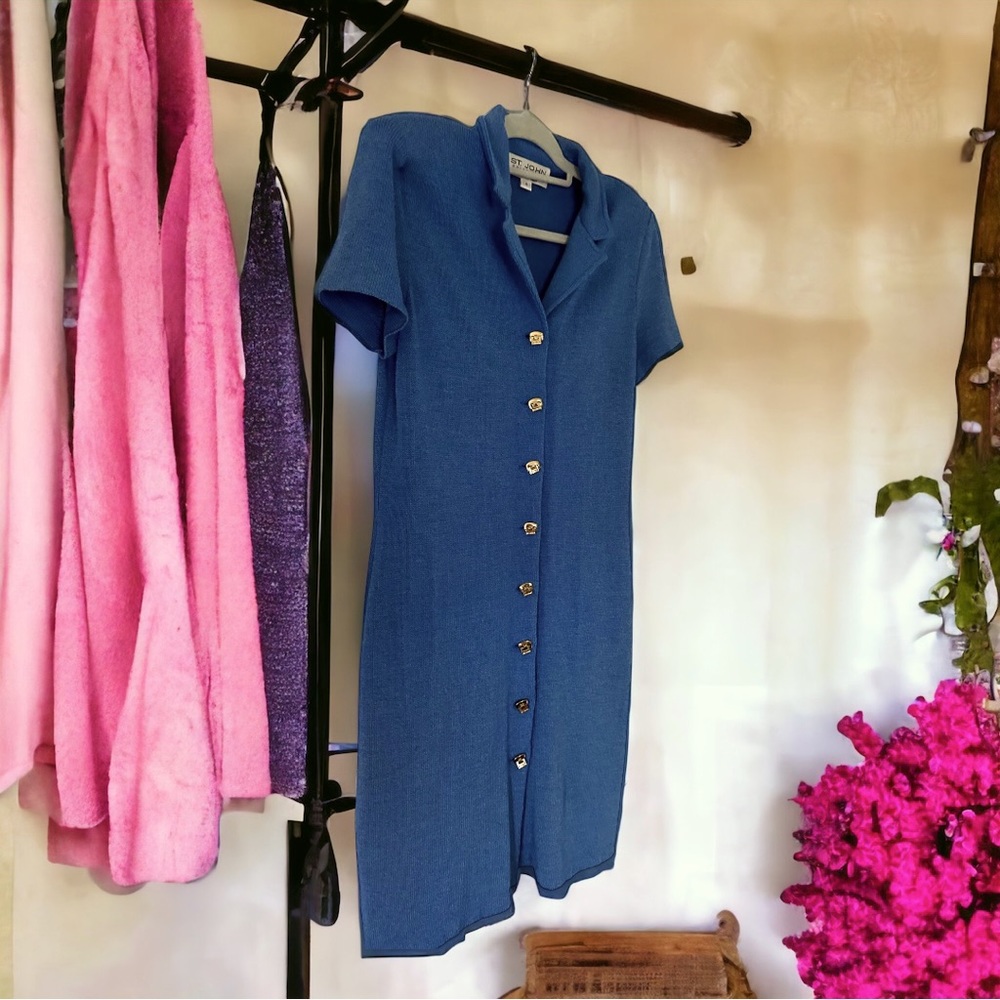 Vintage St John Collection - fab St John buttons SZ 4 dress periwinkle